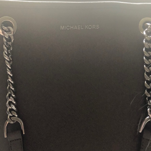 Large Michael Kors Tote - Picture 2 of 4